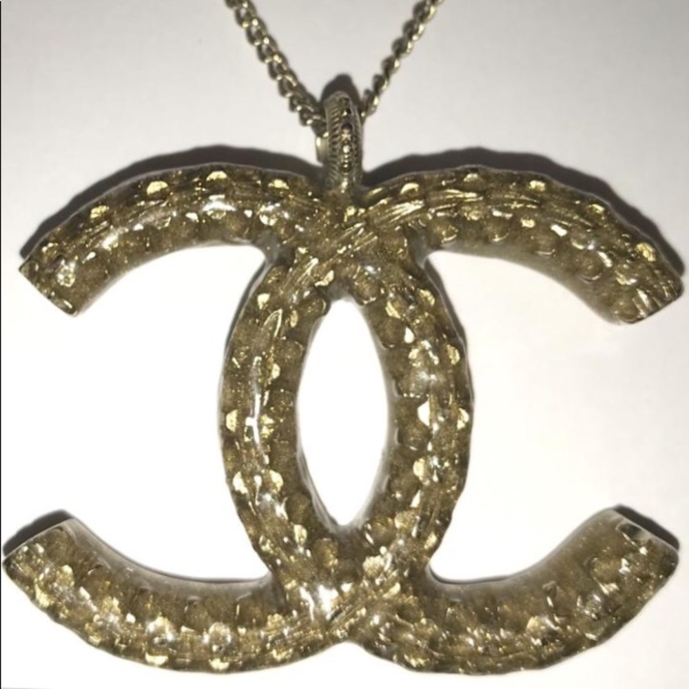 Chanel CC logo pendant